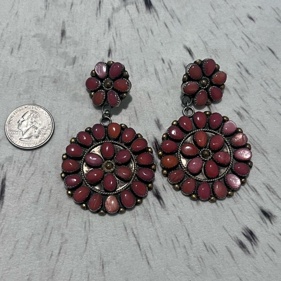 Pink cluster Native American earrings - Picture 4 of 6